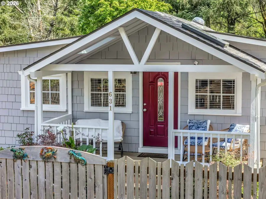 631 N Larch St, Cannon Beach, OR 97110 - #2