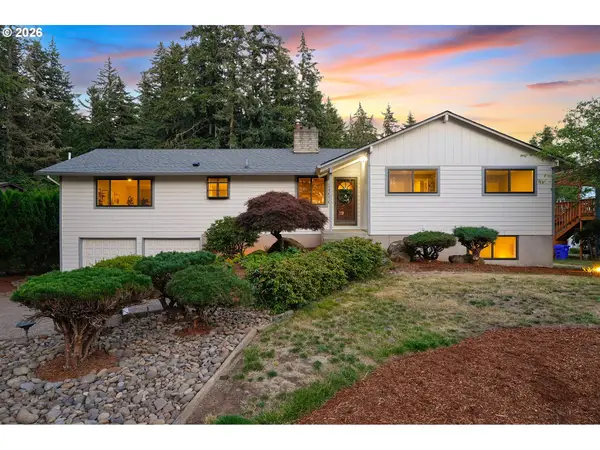 21050 S Mossy Rock Ct, OregonCity, OR 97045