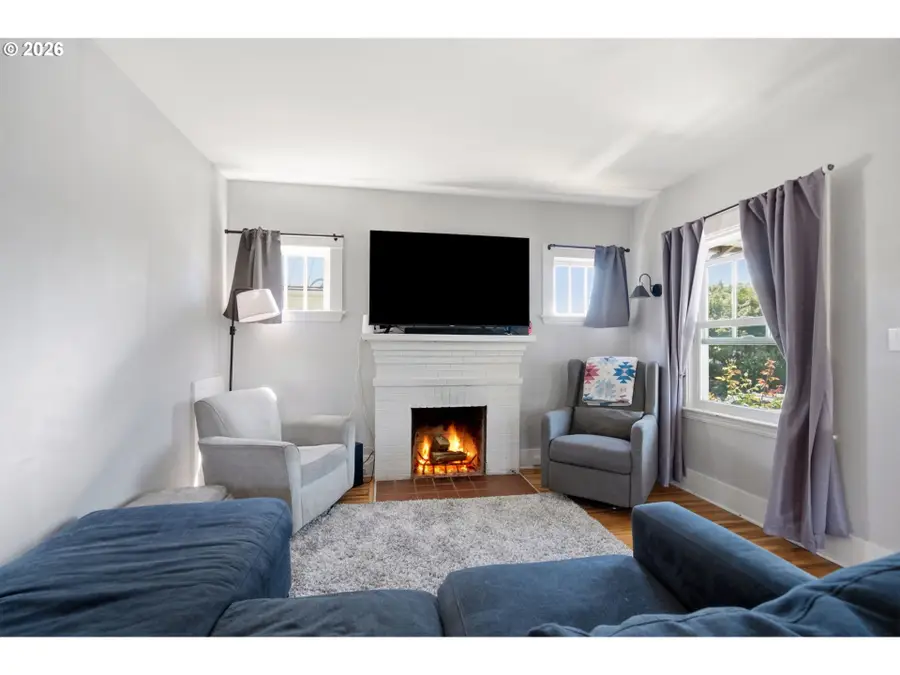 422 NE 57th Ave, Portland, OR 97213 - #3