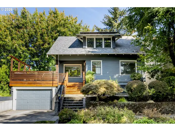 2415 SE Ivon St, Portland, OR 97202