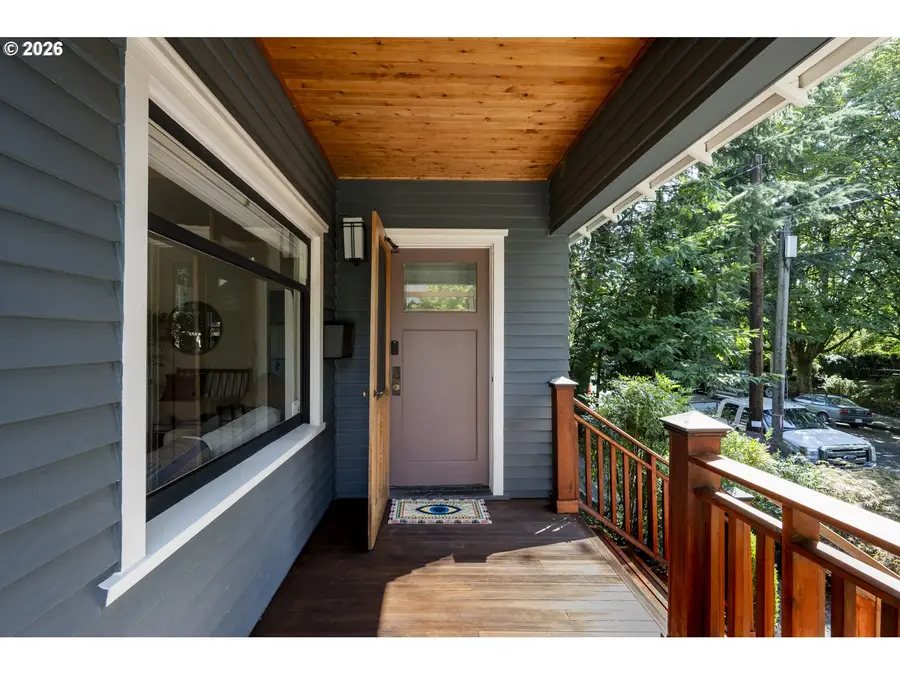 2415 SE Ivon St, Portland, OR 97202 - #2