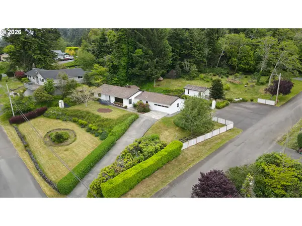 1338 D St, CoosBay, OR 97420