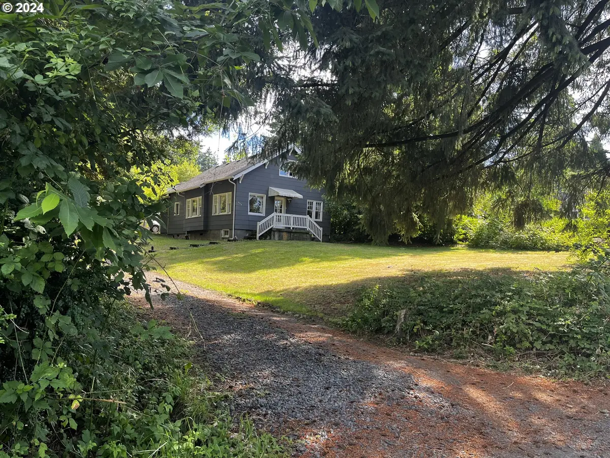 9270 SW Edgewood St, Portland, OR 97223 - #1