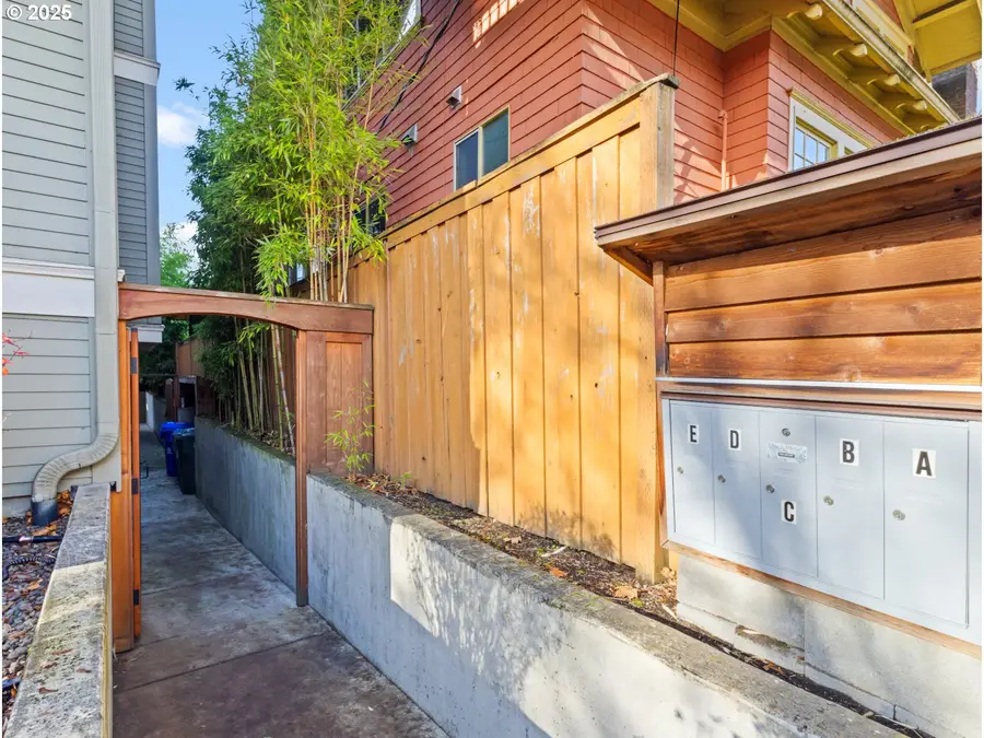 2013 NE 10th Ave #E, Portland, OR 97212 - #3