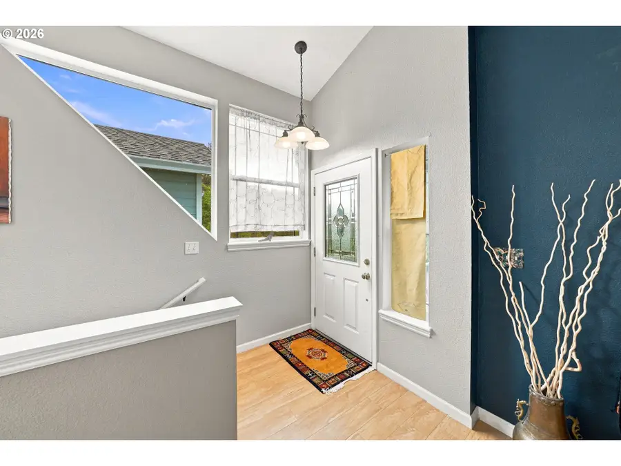 175 NW Brent Ct, Roseburg, OR 97471 - #3