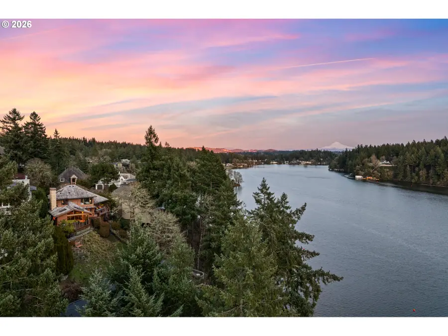 1592 View Lake Ct, Lake Oswego, OR 97034 - #2