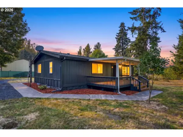 208 Burma Rd, CastleRock, WA 98611