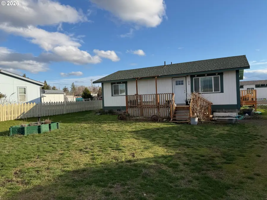 516 W Railroad Ave, Goldendale, WA 98620 - #2