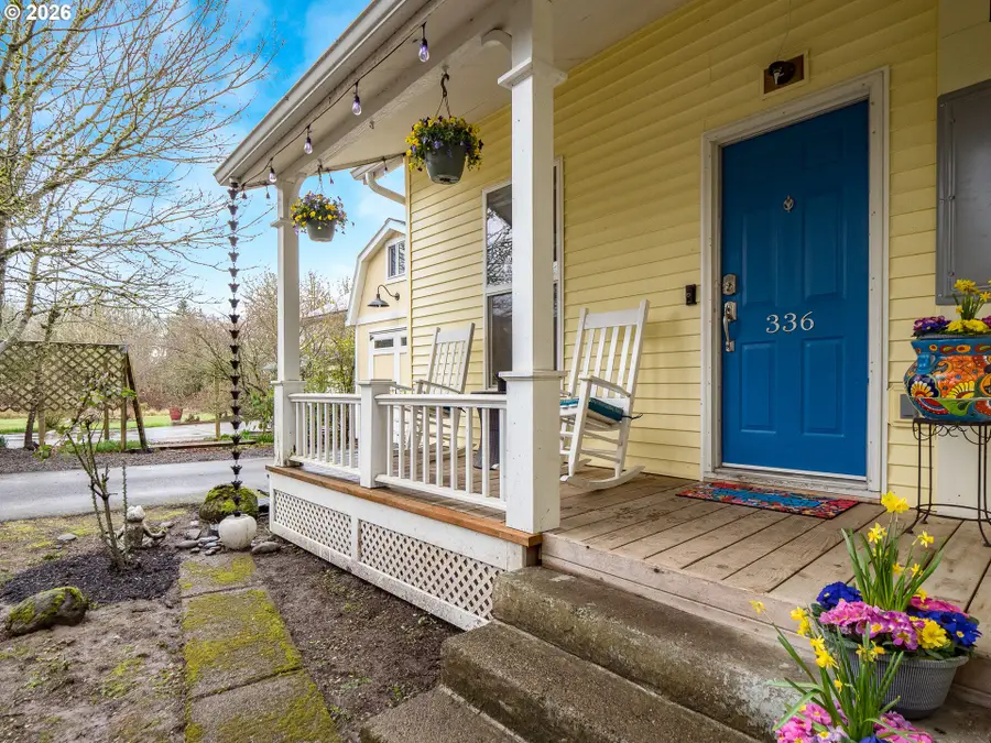 336 N 5th St, Carlton, OR 97111 - #2