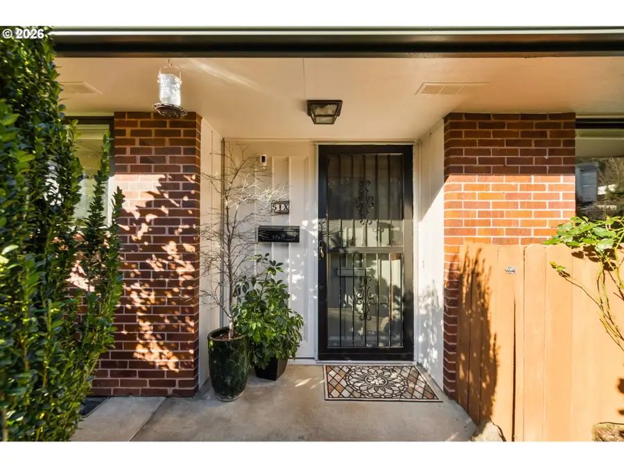 15100 SW Crown Dr #6, King City, OR 97224 - Image #3