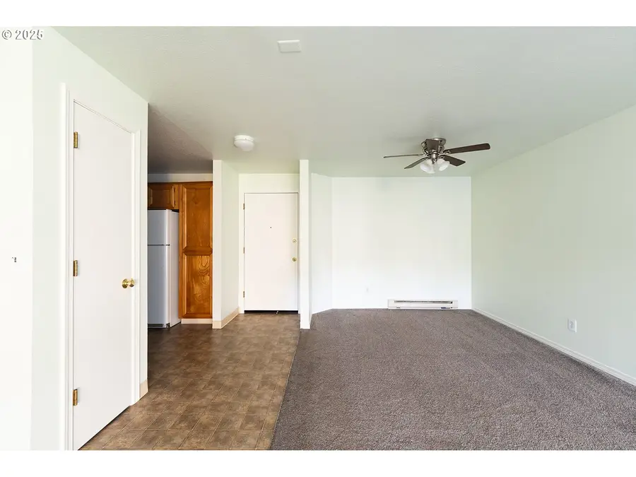 8720 SW Tualatin Rd #206, Tualatin, OR 97062 - Image #3