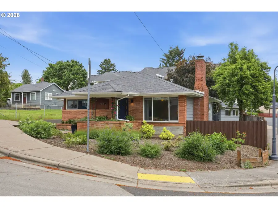 7660 SW 74th Ave, Portland, OR 97223 - #2