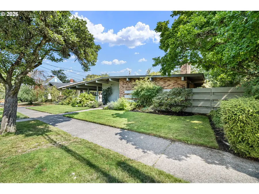 2255 Alder St, Eugene, OR 97405 - #2