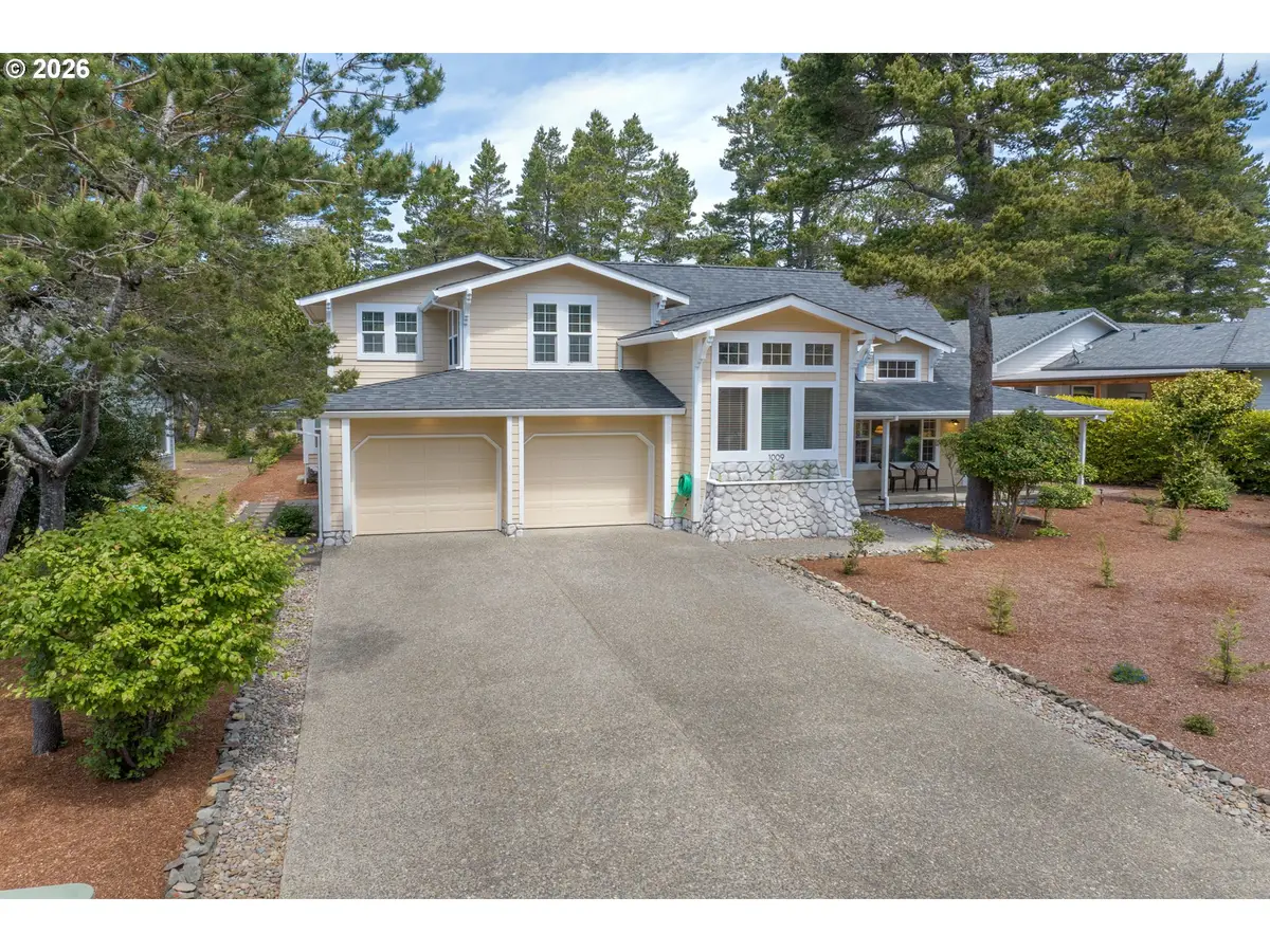 1009 Royal Saint George Dr, Florence, OR 97439 - #1