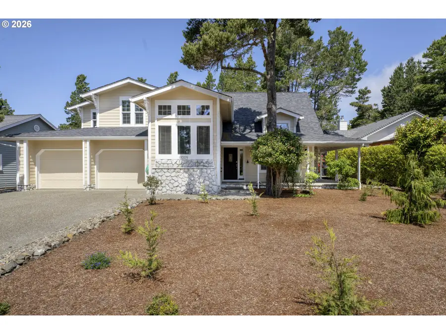 1009 Royal Saint George Dr, Florence, OR 97439 - #2