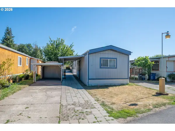 3237 Elm St #21, Hubbard, OR 97032