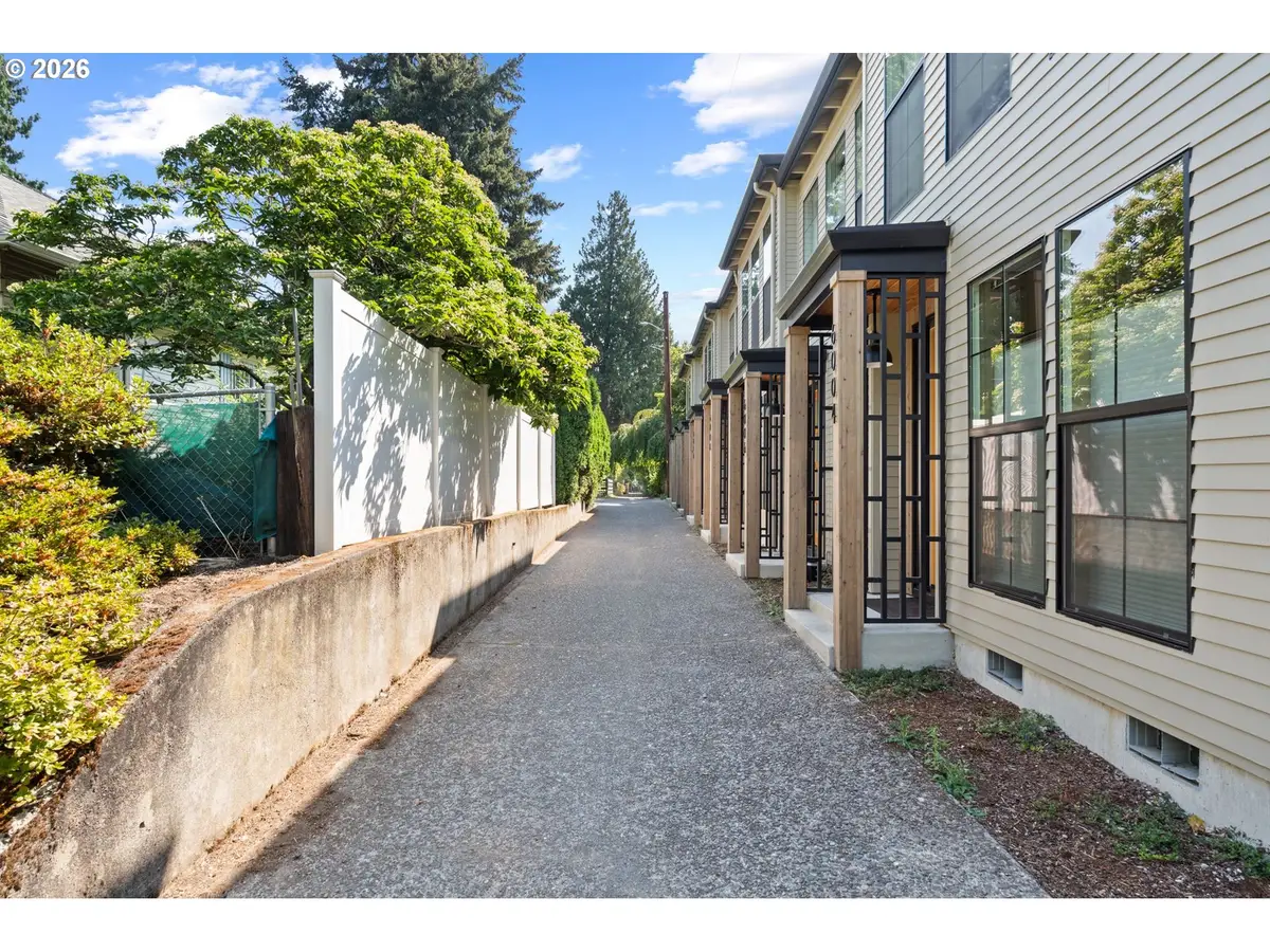 6010 NE 30th Ave, Portland, OR 97211 - #1