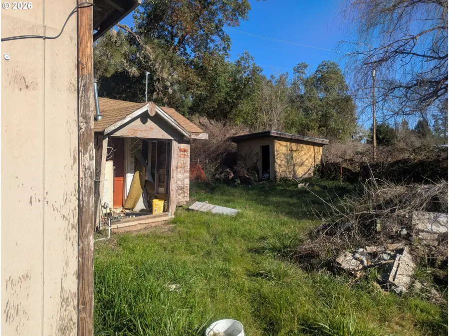 301 B Ave, Canyonville, OR 97417 - #3