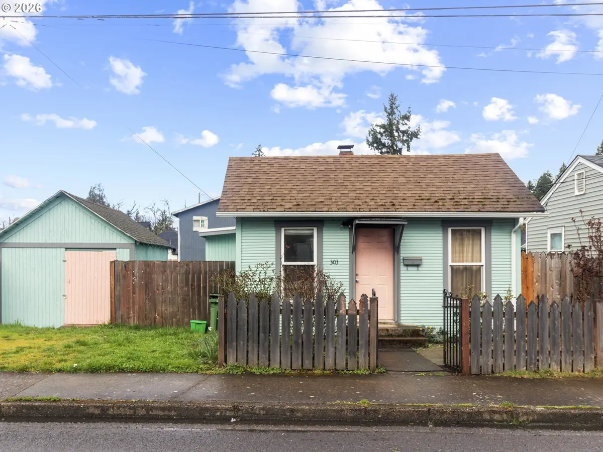 303 N 8th St, Cottage Grove, OR 97424 - #1