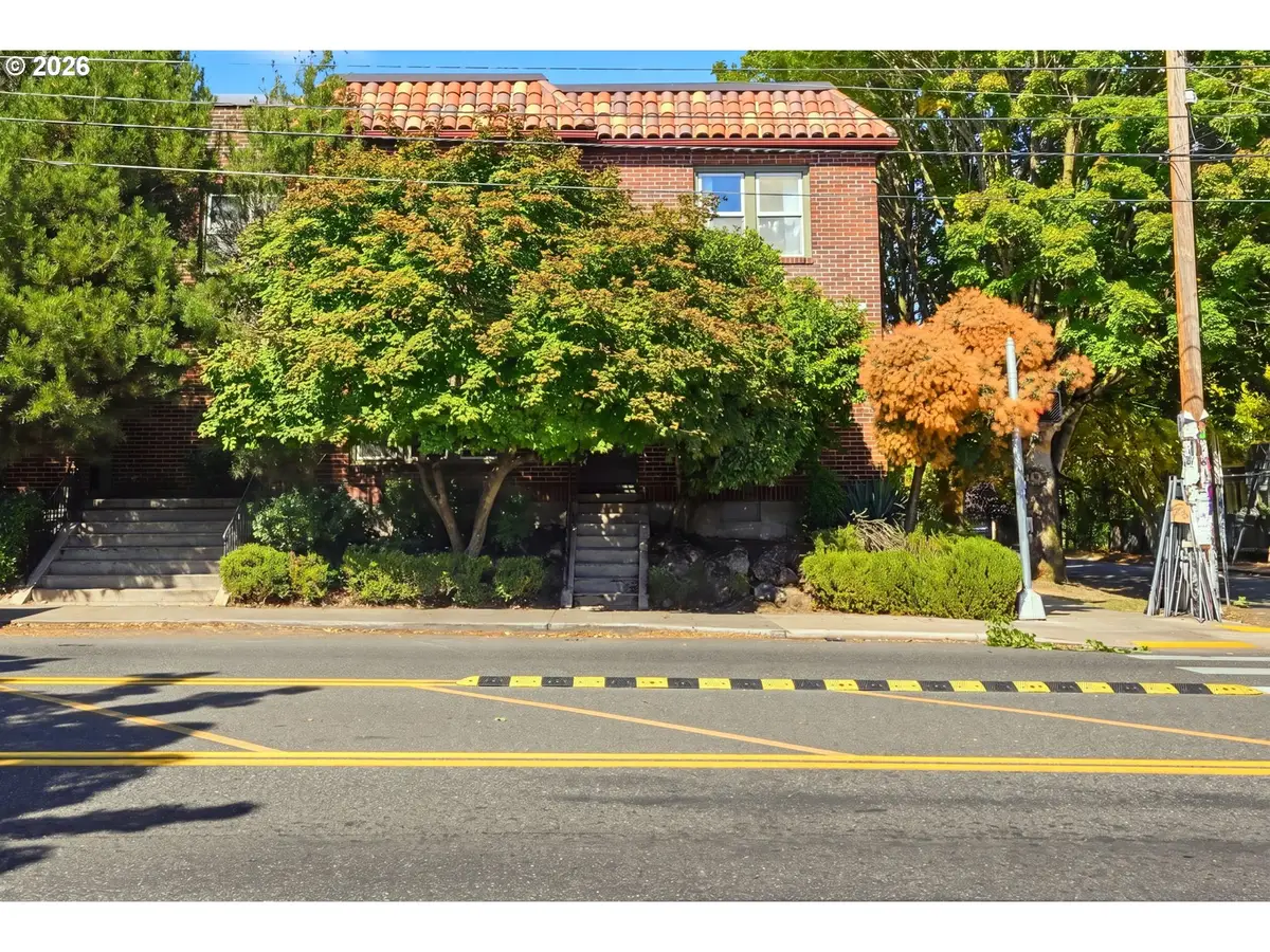 2953 SE Hawthorne Blvd, Portland, OR 97214 - #1