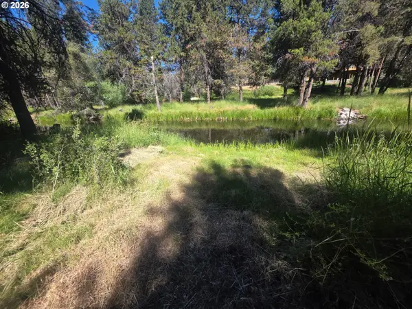 17040 Island Loop Way, Bend, OR 97707