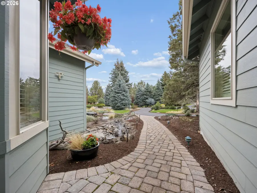 2311 Condor Dr, Redmond, OR 97756 - #3