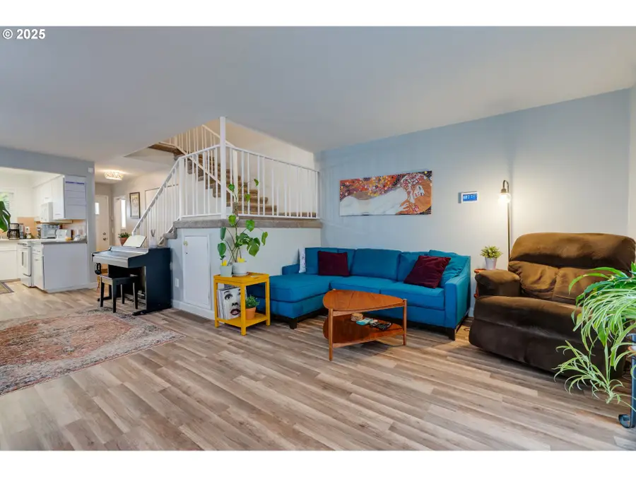 553 N Hayden Bay Dr #25, Portland, OR 97217 - Image #3