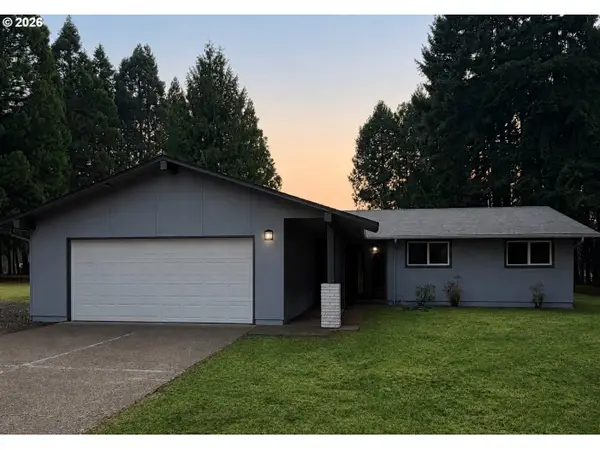 28016 Green Oaks Dr, Eugene, OR 97402
