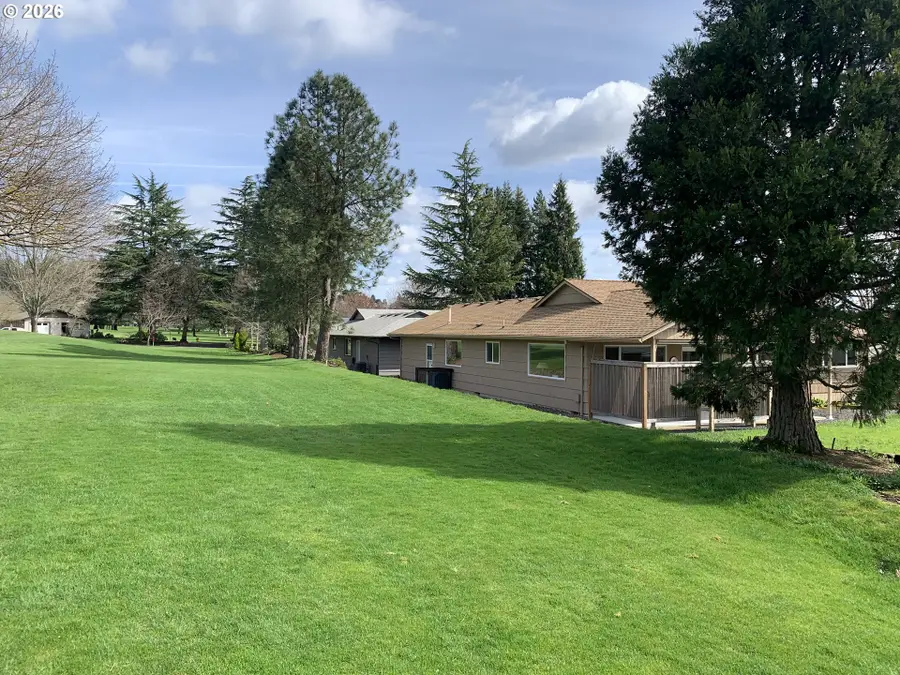 15645 SW Queen Victoria Pl, King City, OR 97224 - #2