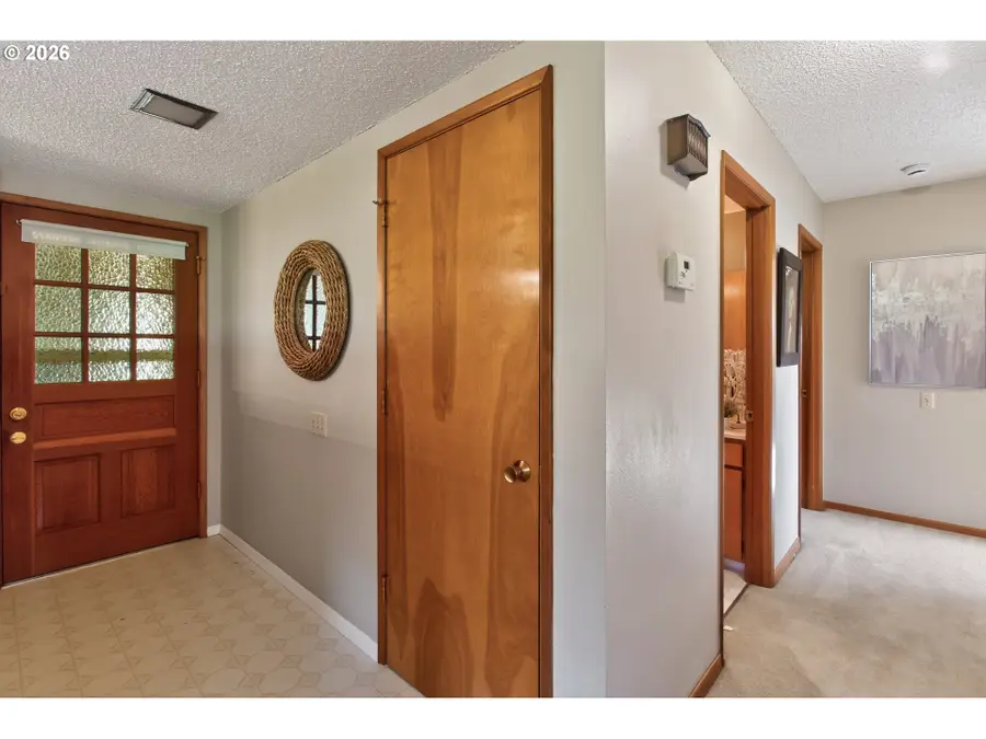 15645 SW Queen Victoria Pl, King City, OR 97224 - #3