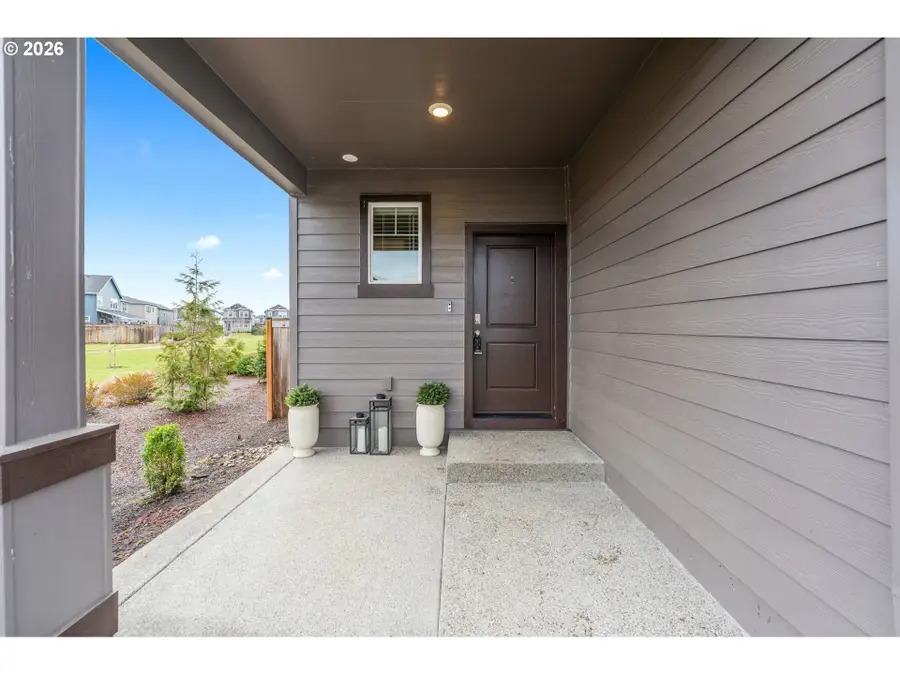 2390 Halter Dr, Woodburn, OR 97071 - #2