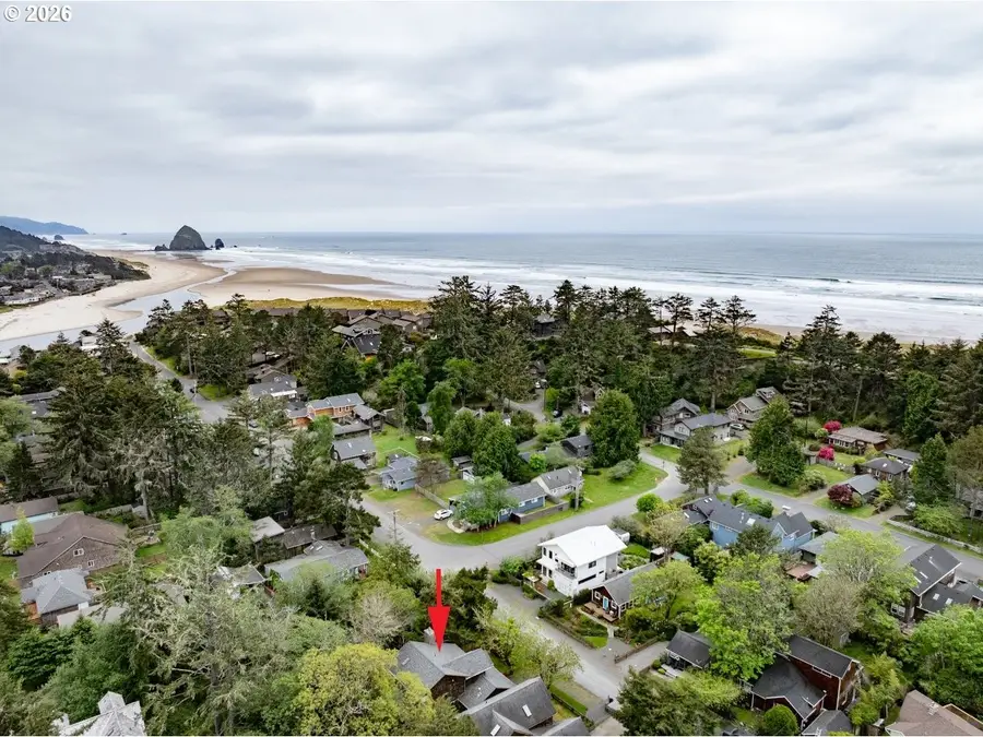 615 N Larch St, Cannon Beach, OR 97110 - #2