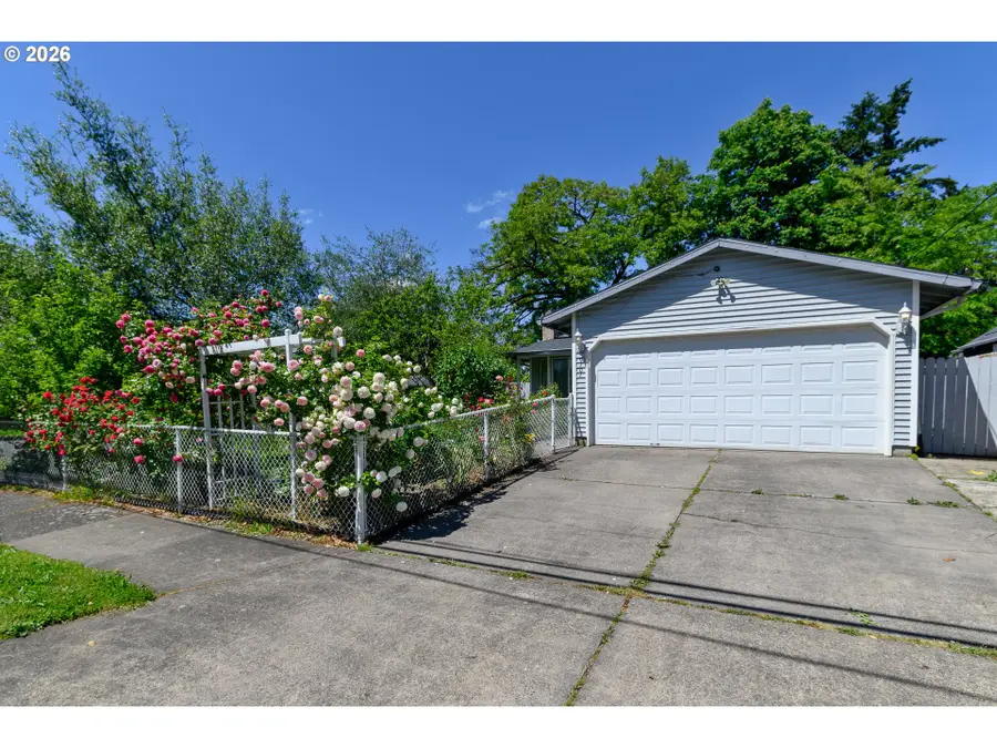 9707 SE Reedway St, Portland, OR 97266 - #2