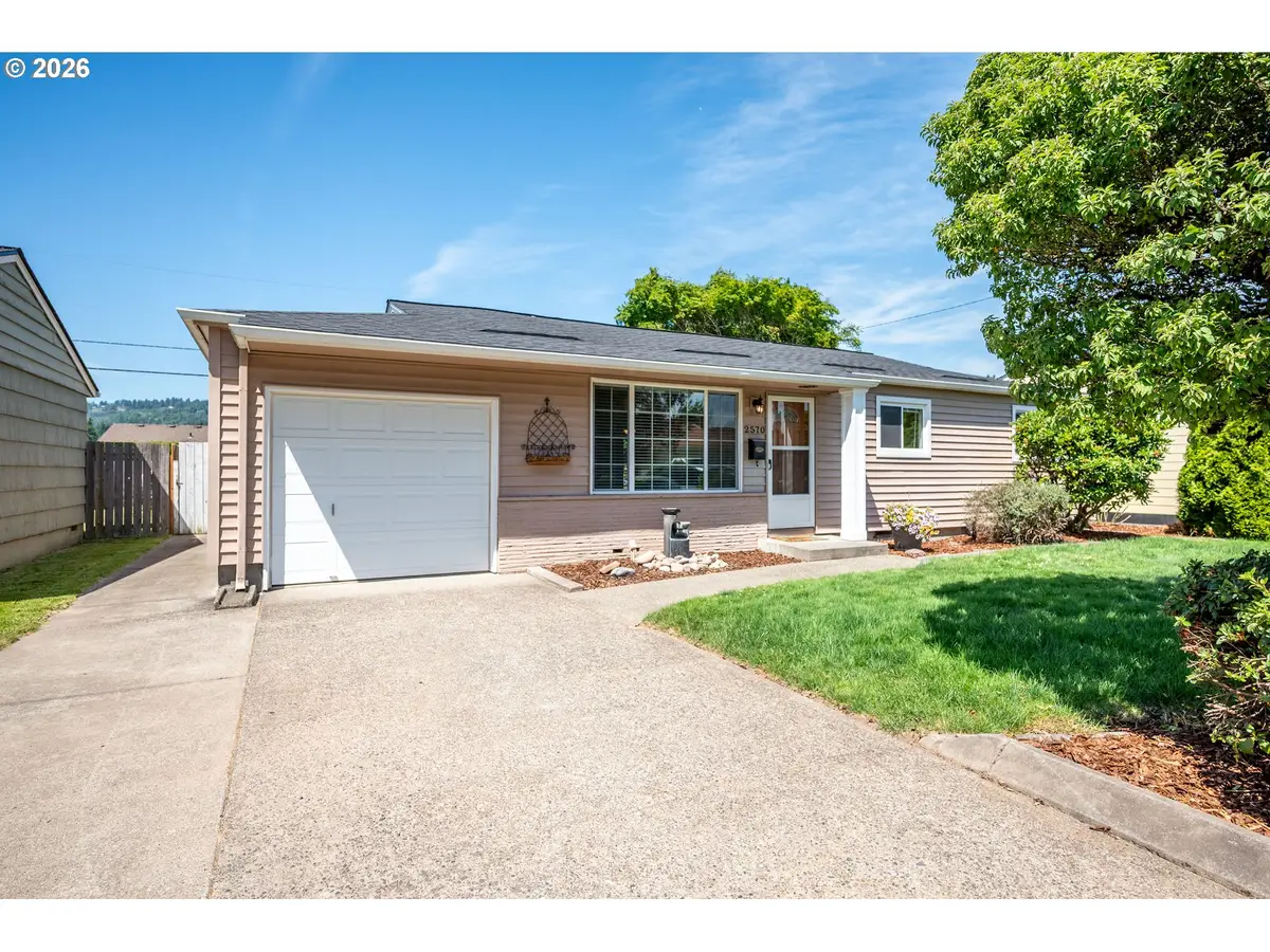 2570 Taylor Ave, Longview, WA 98632 - #1