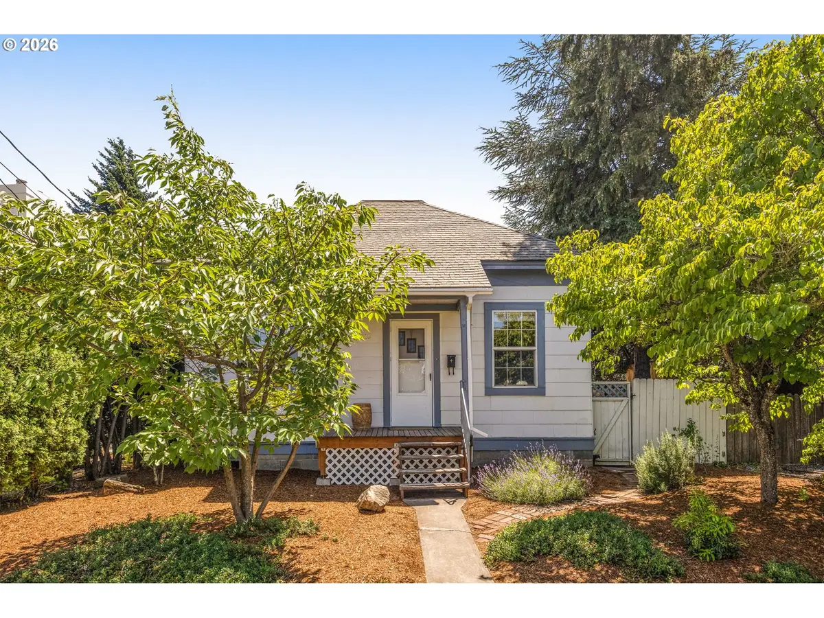 1025 Pine St, Hood River, OR 97031 - #1