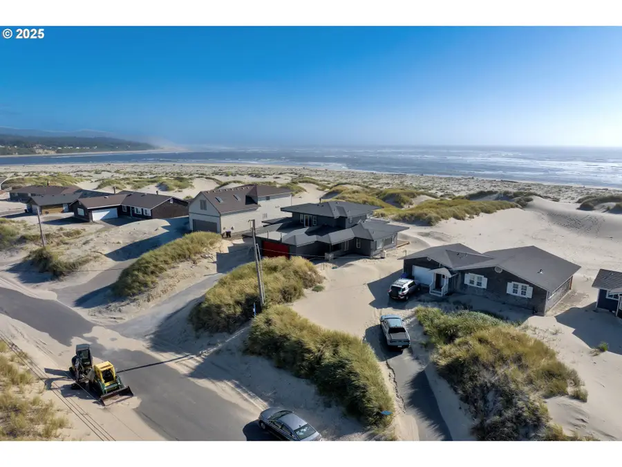 118 NW Oceania Dr, Waldport, OR 97394 - Image #3