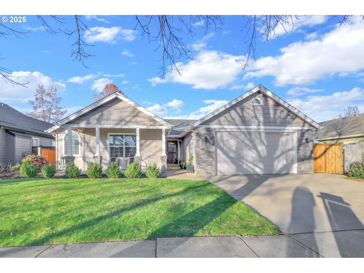 229 Mackin Ave, Eugene, OR 97404 - Image #1