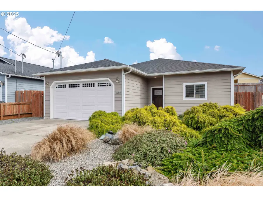 1065 Crocker St, Coos Bay, OR 97420 - Image #3
