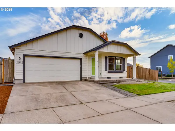 1942 Adelman Loop, Eugene, OR 97402
