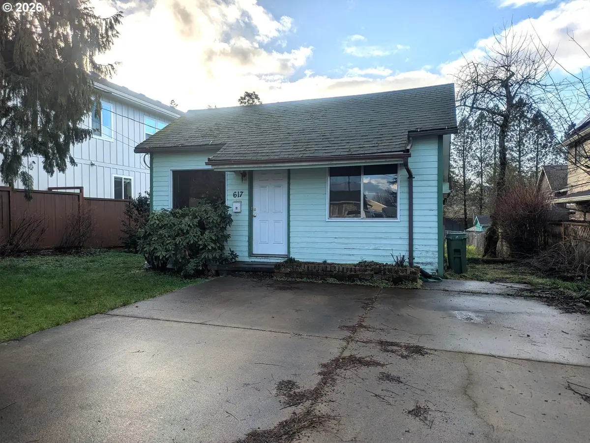 617 N Grant St, Newberg, OR 97132 - #1