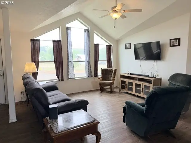 880 N 11th Ave, Elgin, OR 97827 - #2