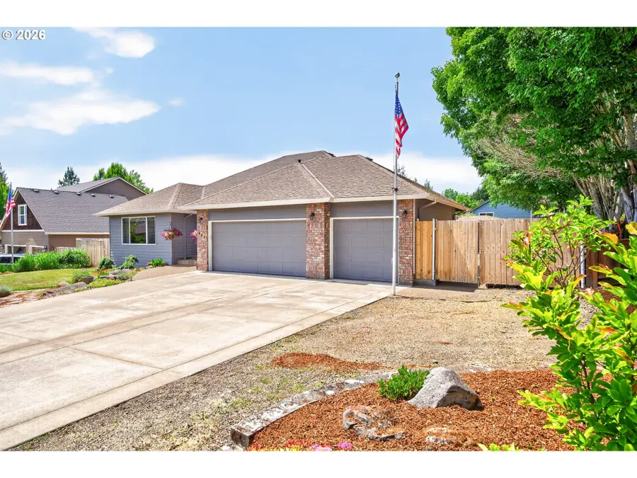 671 NW Allen Ct, McMinnville, OR 97128 - #3