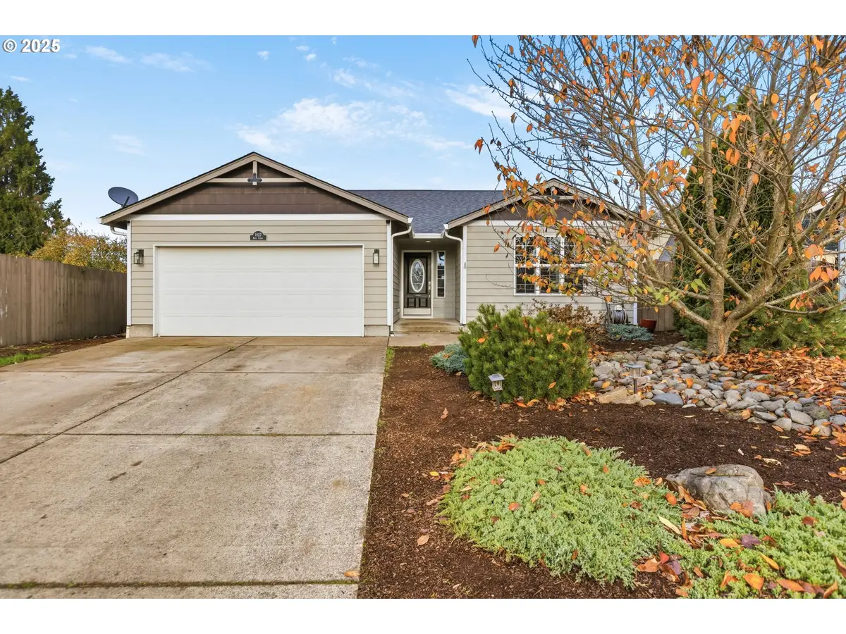 1922 Neva Ct, Cottage Grove, OR 97424 - Image #1