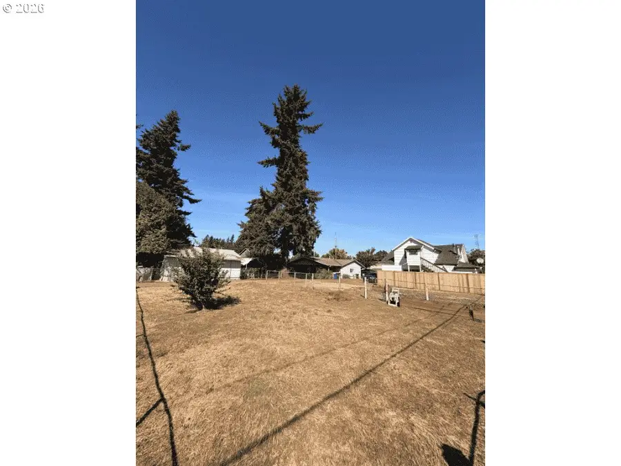 610 Holmes Ln, Oregon City, OR 97045 - #2