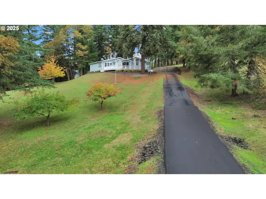 1244 Churchill Dr, Oakland, OR 97462 - Image #2