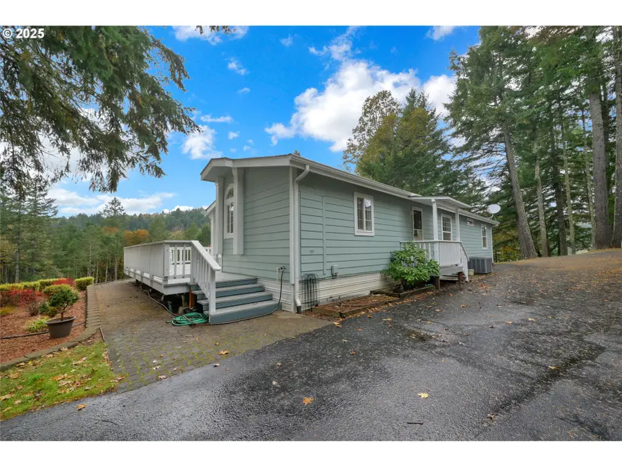 1244 Churchill Dr, Oakland, OR 97462 - Image #3