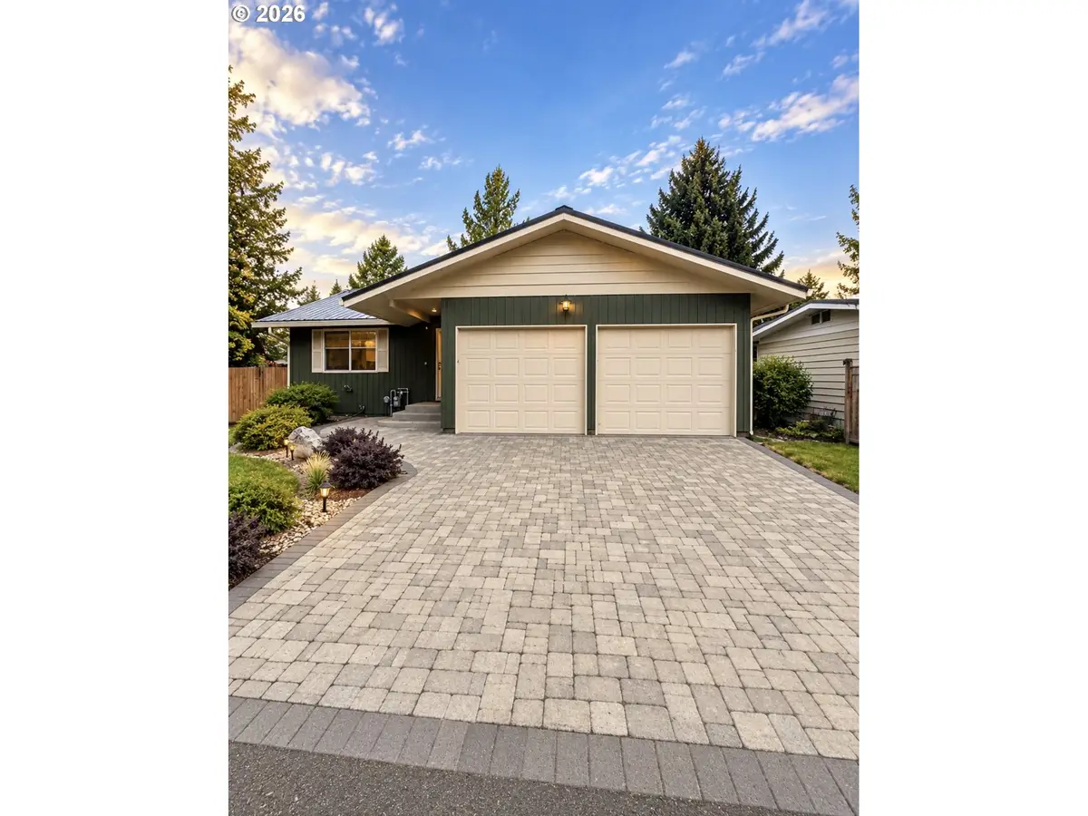 703 Miller Dr, La Grande, OR 97850 - #1