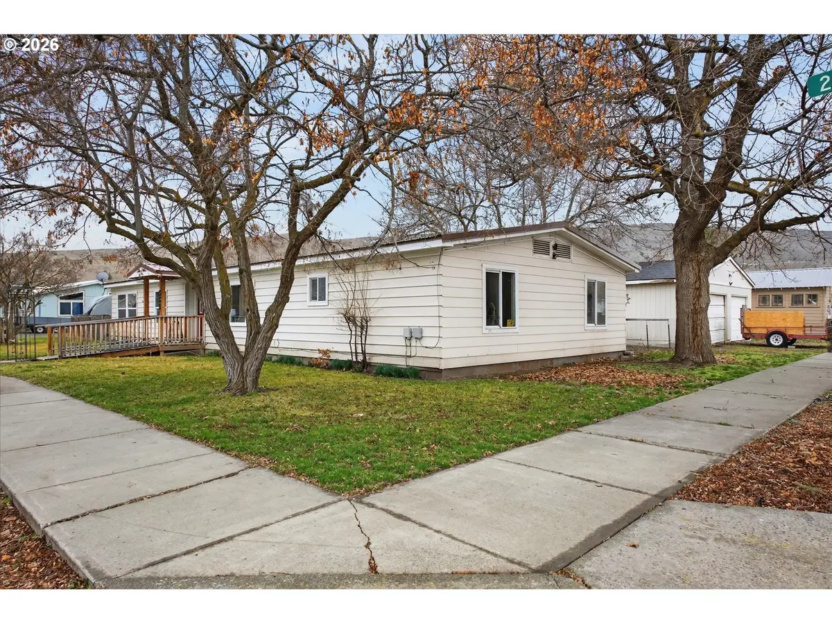 381 2nd St, Baker City, OR 97814 - #1