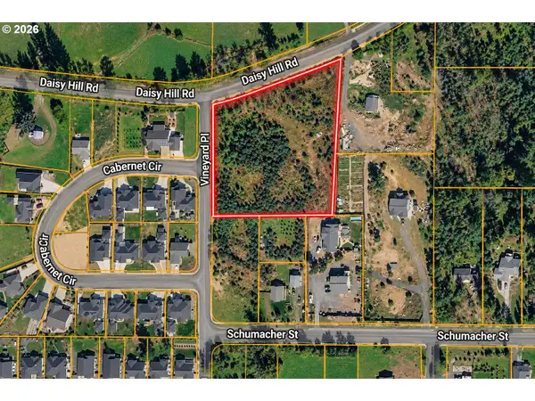 751 Daisy Hill Rd, CaveJunction, OR 97523
