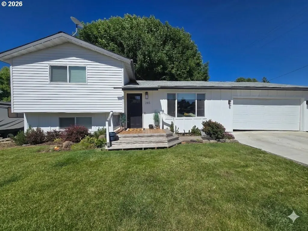 285 NE College St, Dufur, OR 97021 - #1